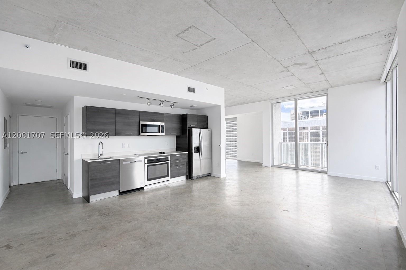 151 SE 1st St #3001, Miami FL 33131