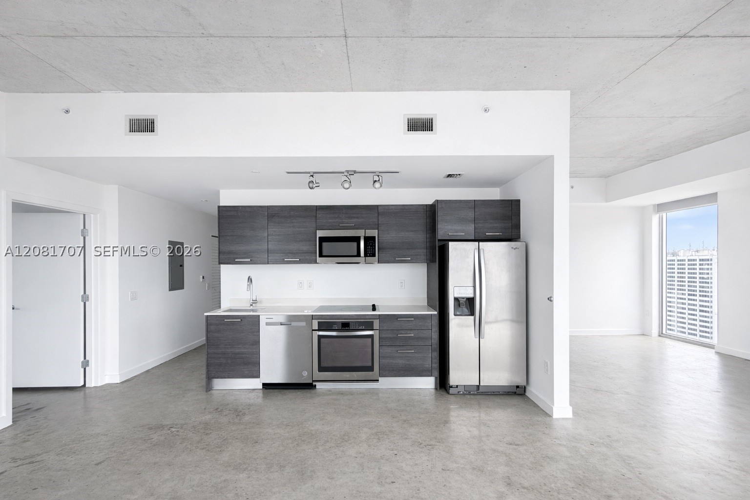 151 SE 1st St #3001, Miami FL 33131