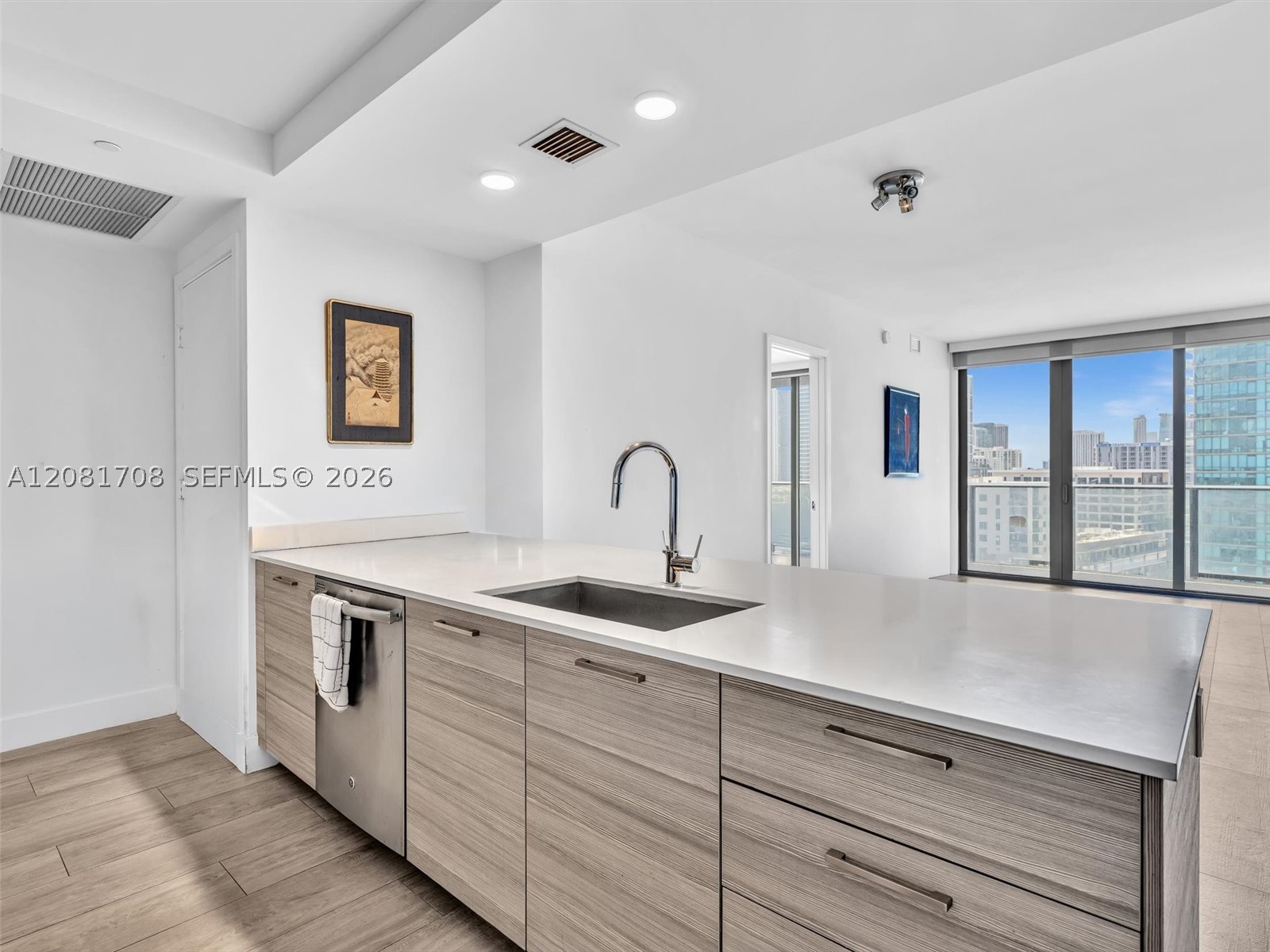 121 NE 34th St #1602, Miami FL 33137