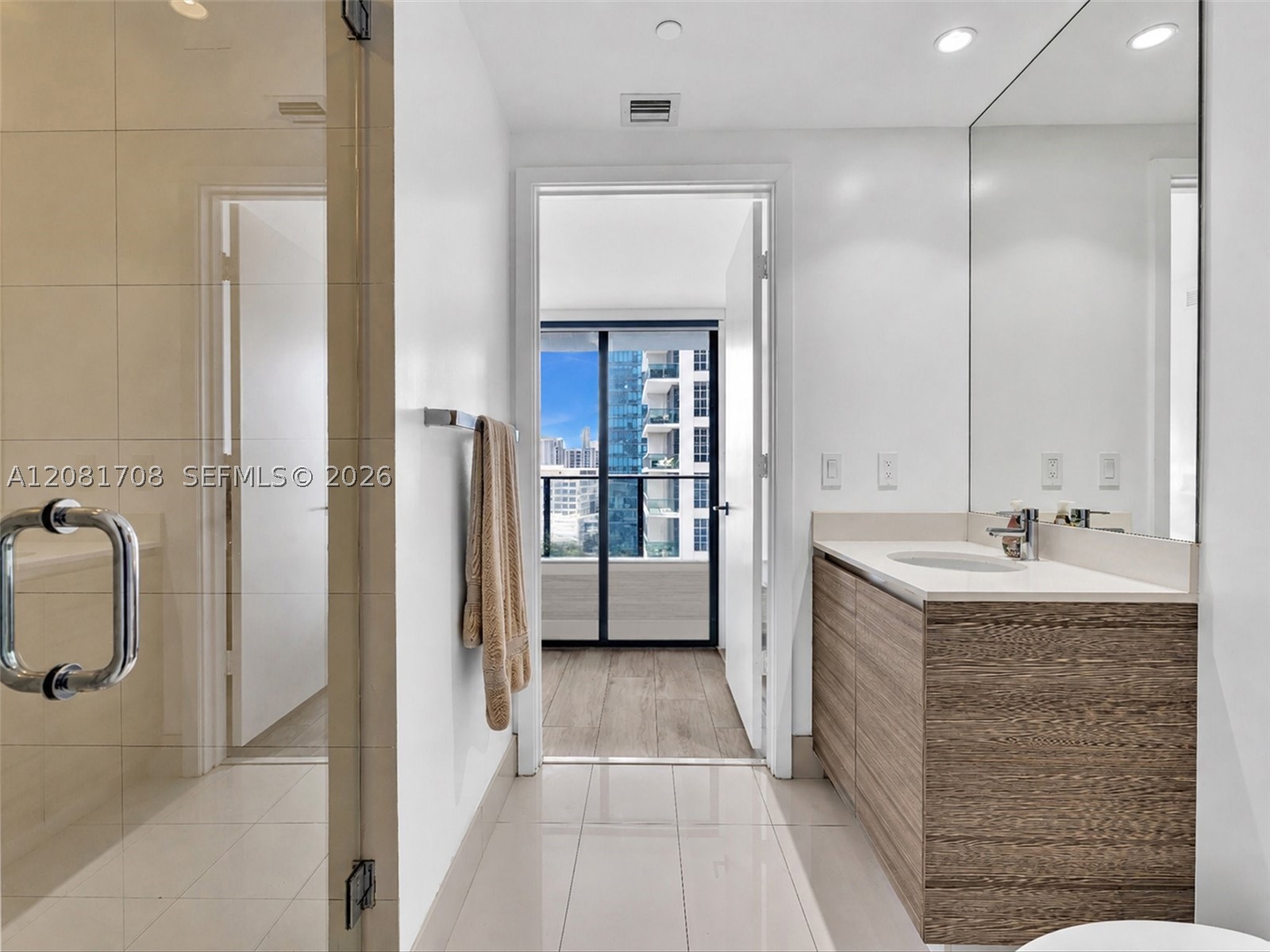 121 NE 34th St #1602, Miami FL 33137