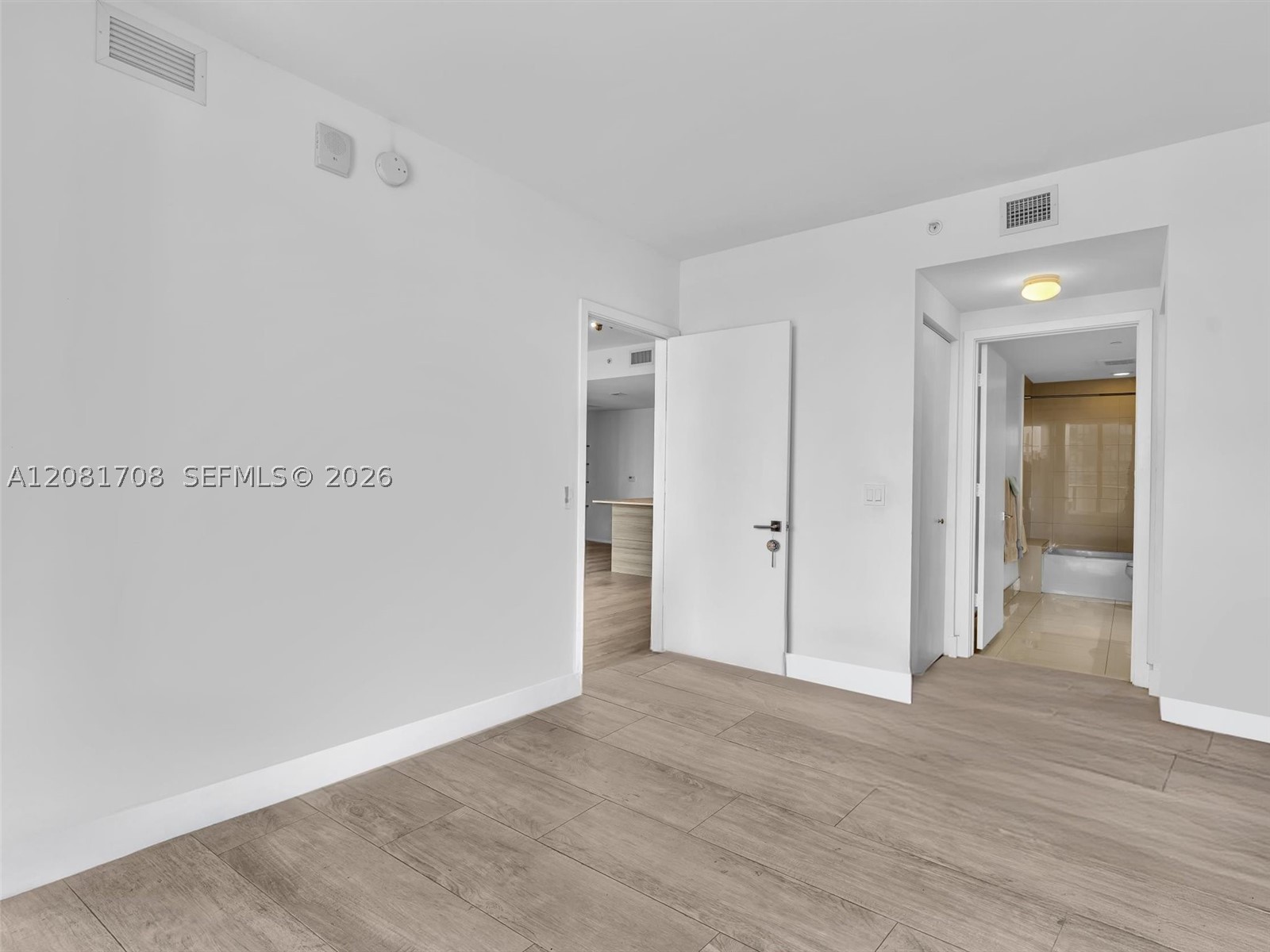121 NE 34th St #1602, Miami FL 33137