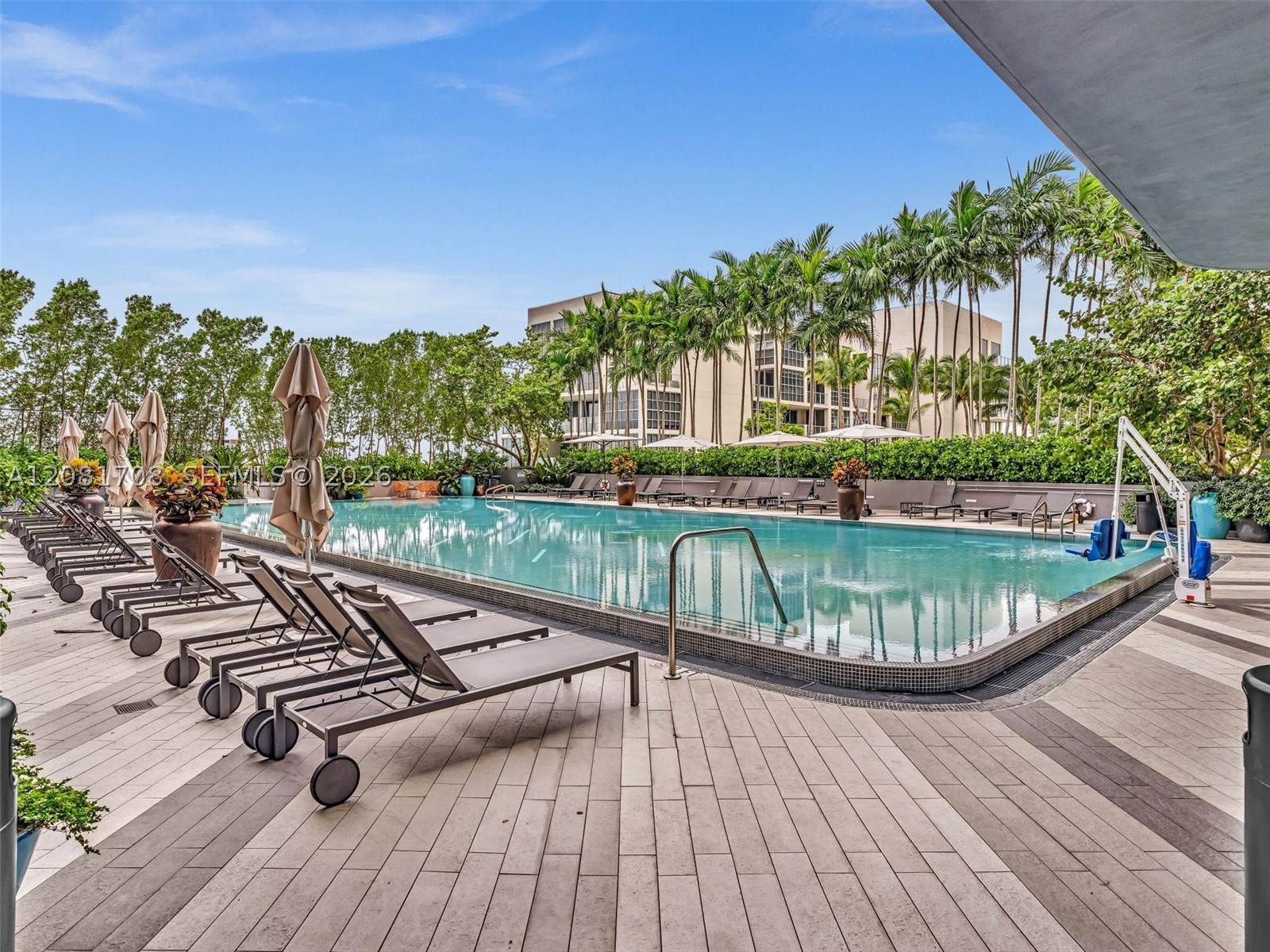 121 NE 34th St #1602, Miami FL 33137