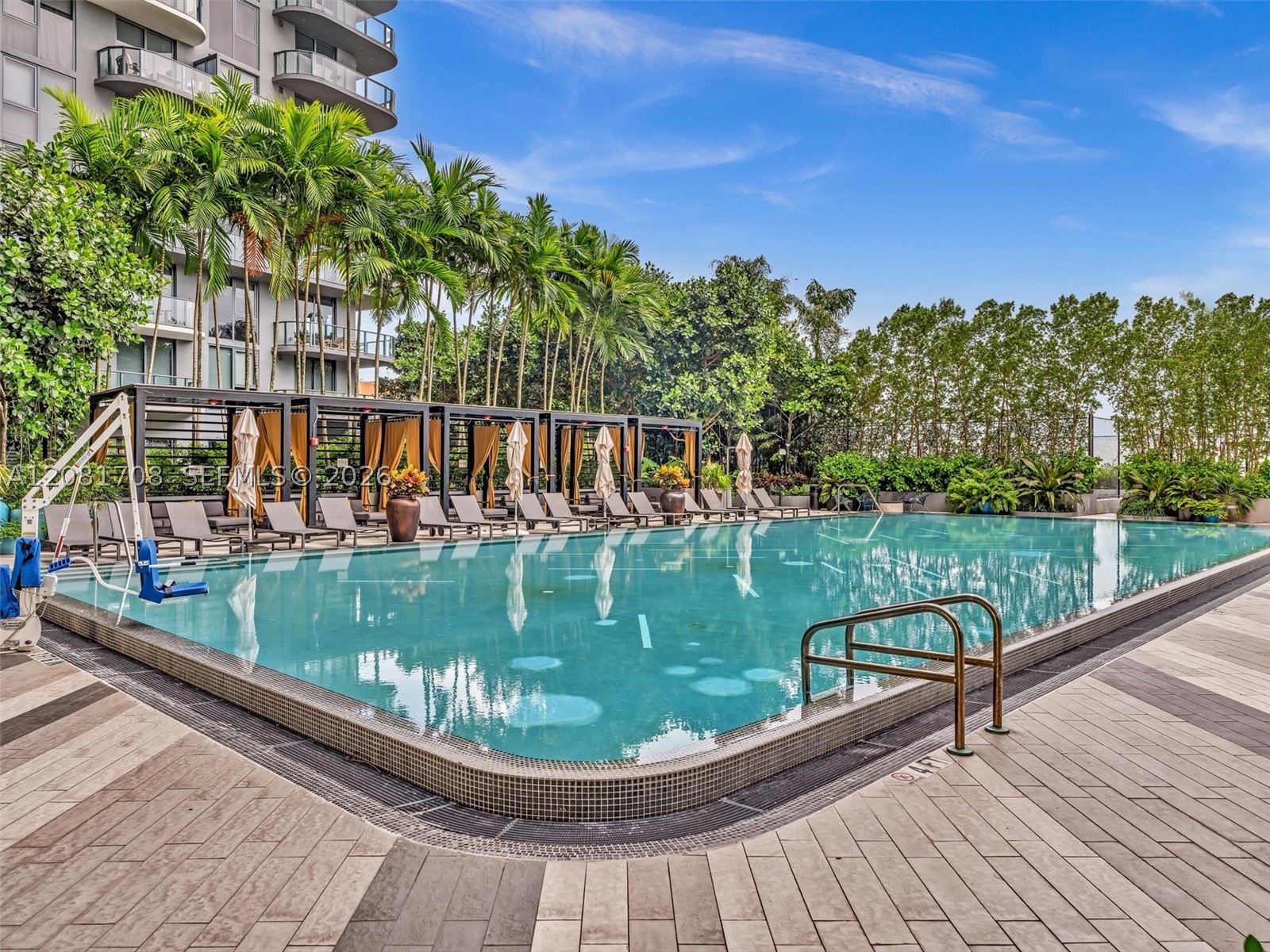 121 NE 34th St #1602, Miami FL 33137