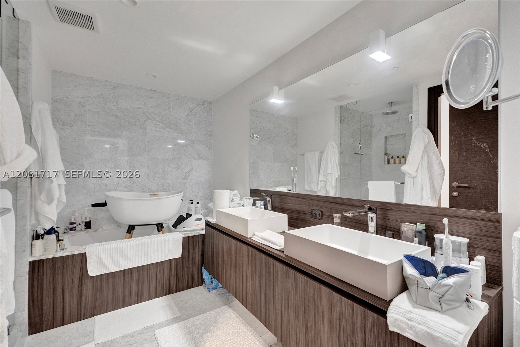 1000 Brickell Plz #3105, Miami FL 33131