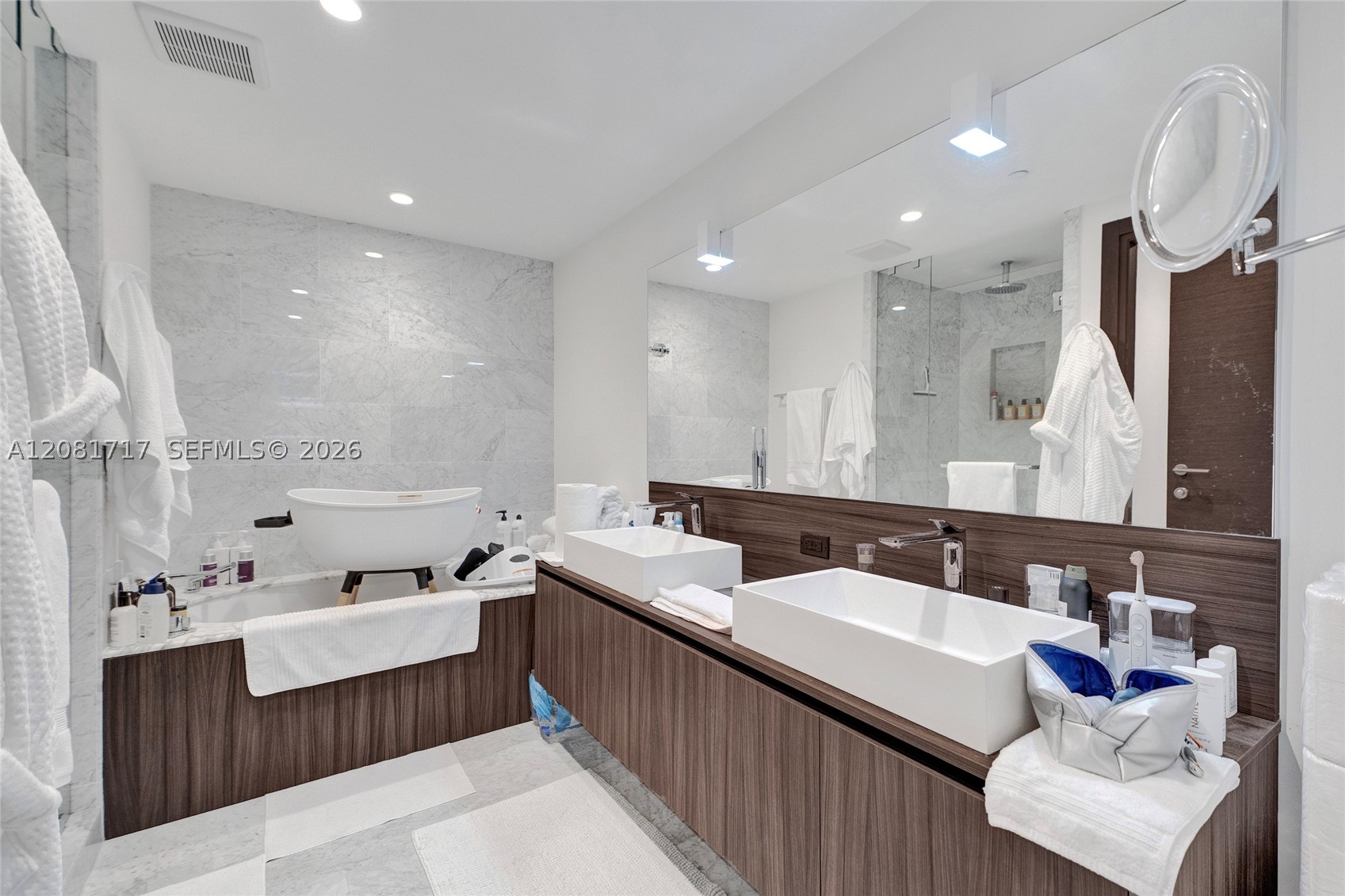 1000 Brickell Plz #3105, Miami FL 33131