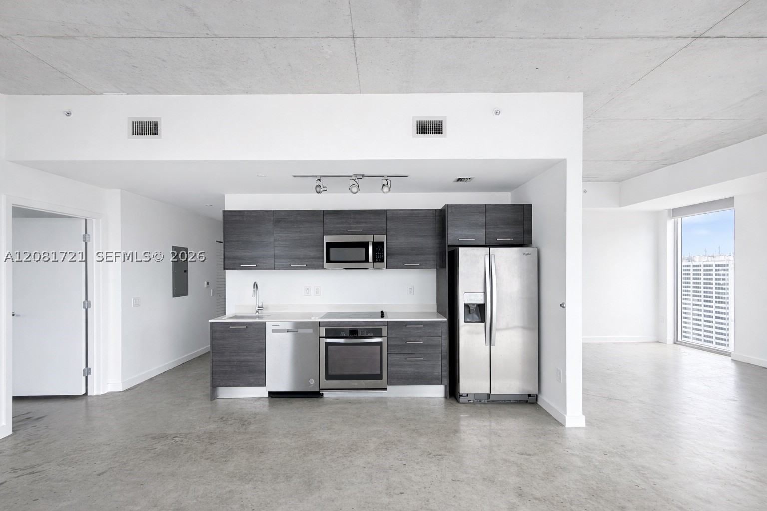151 SE 1st St #3001, Miami FL 33131