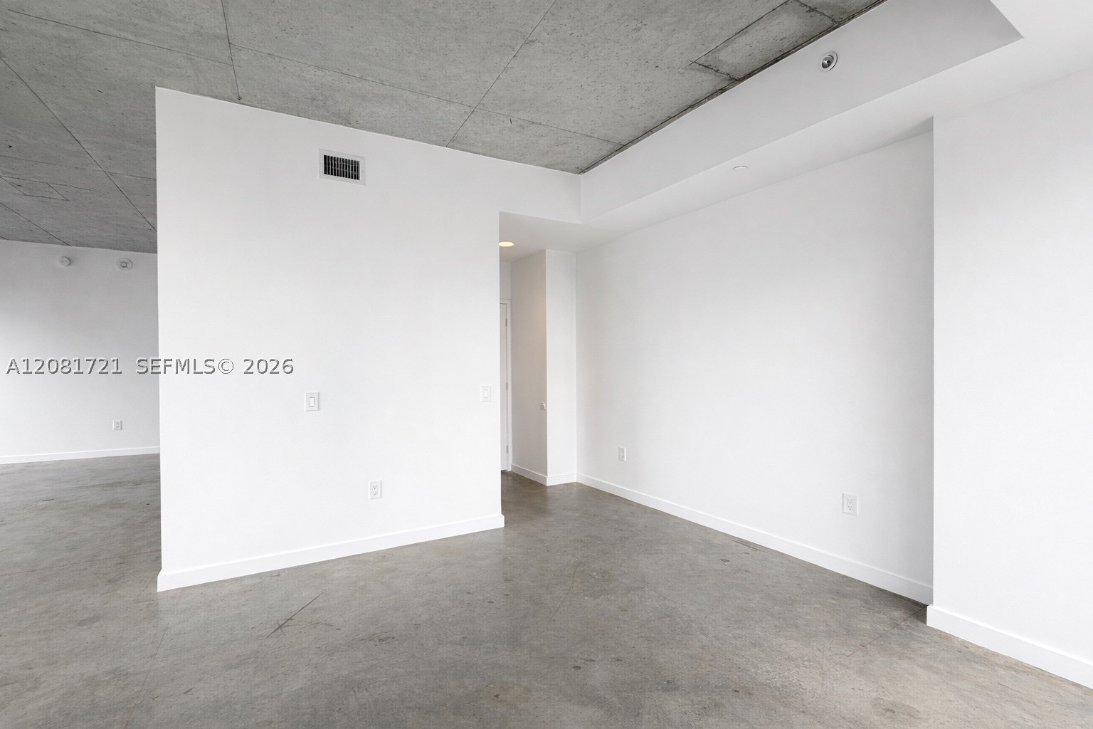 151 SE 1st St #3001, Miami FL 33131