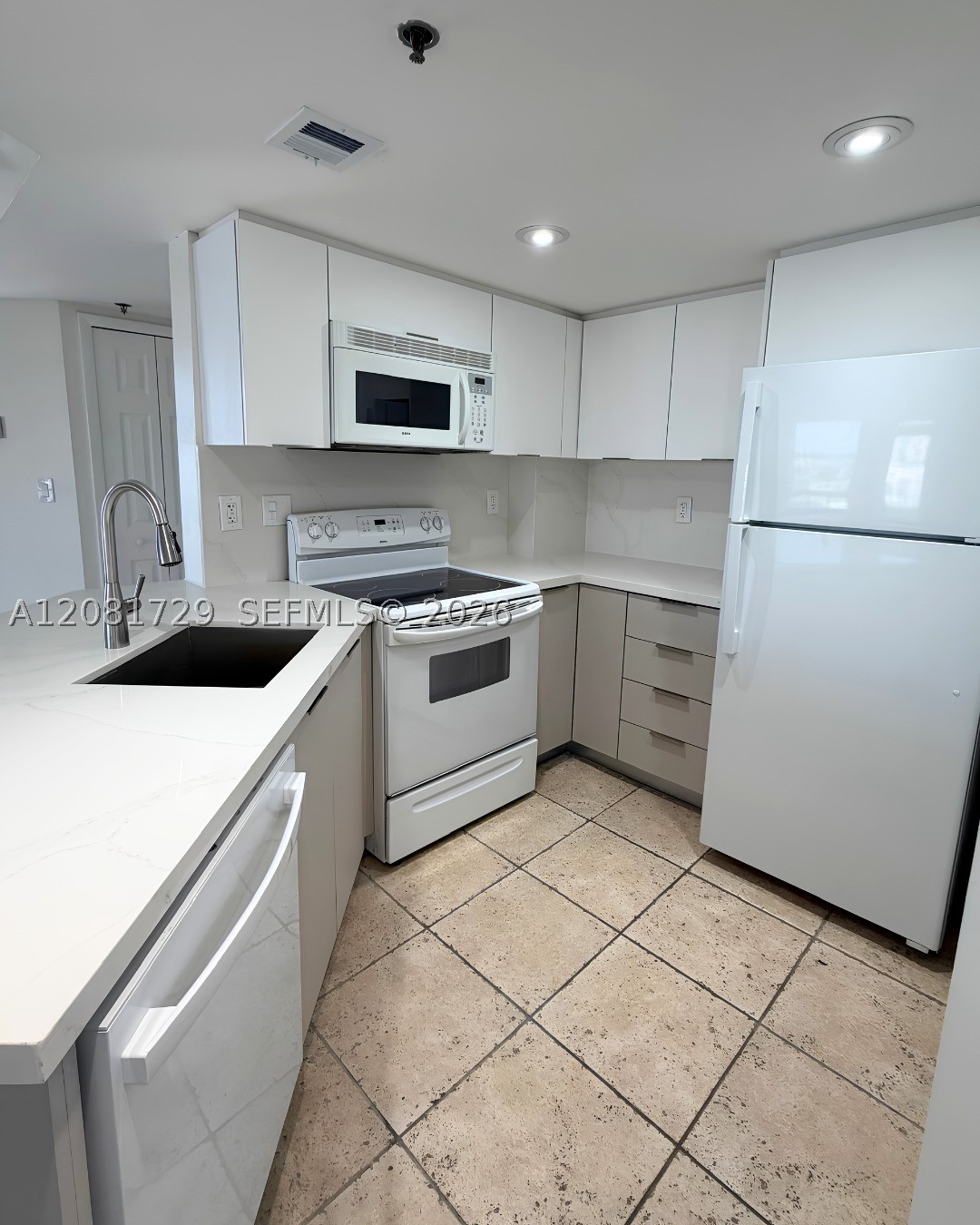 2351 Douglas Rd #1009, Miami FL 33145