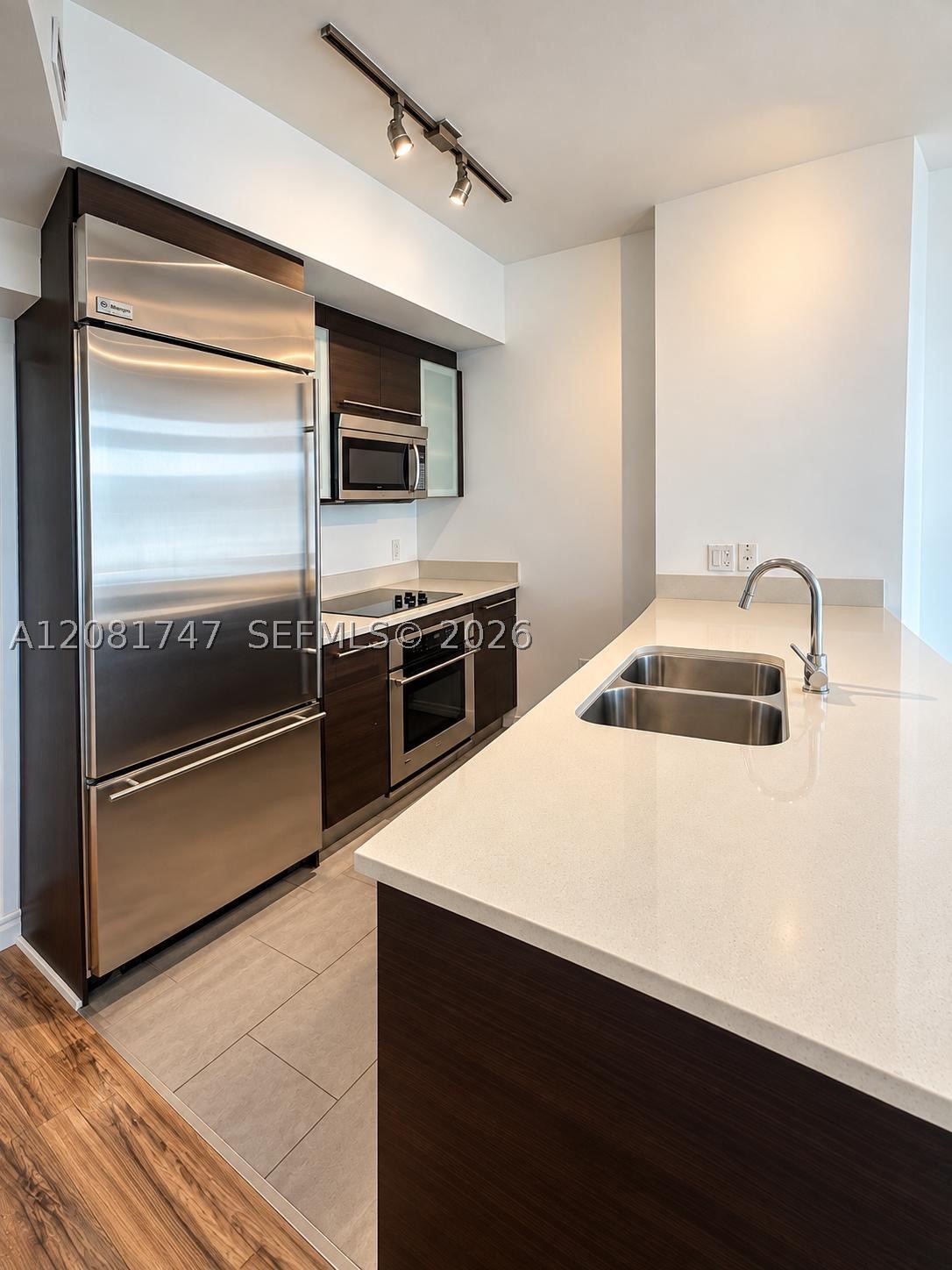 500 Brickell Ave #2504, Miami FL 33131