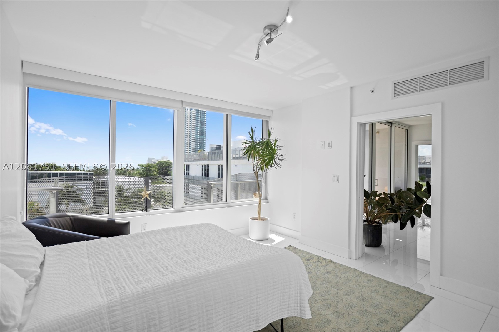 2155 Washington Ct #601, Miami Beach FL 33139