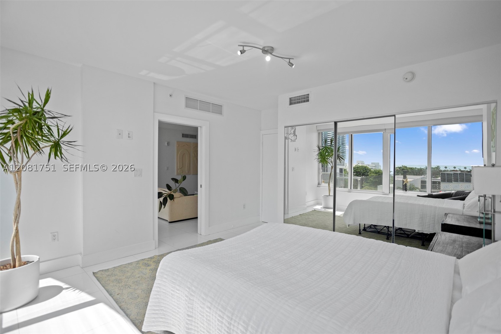 2155 Washington Ct #601, Miami Beach FL 33139