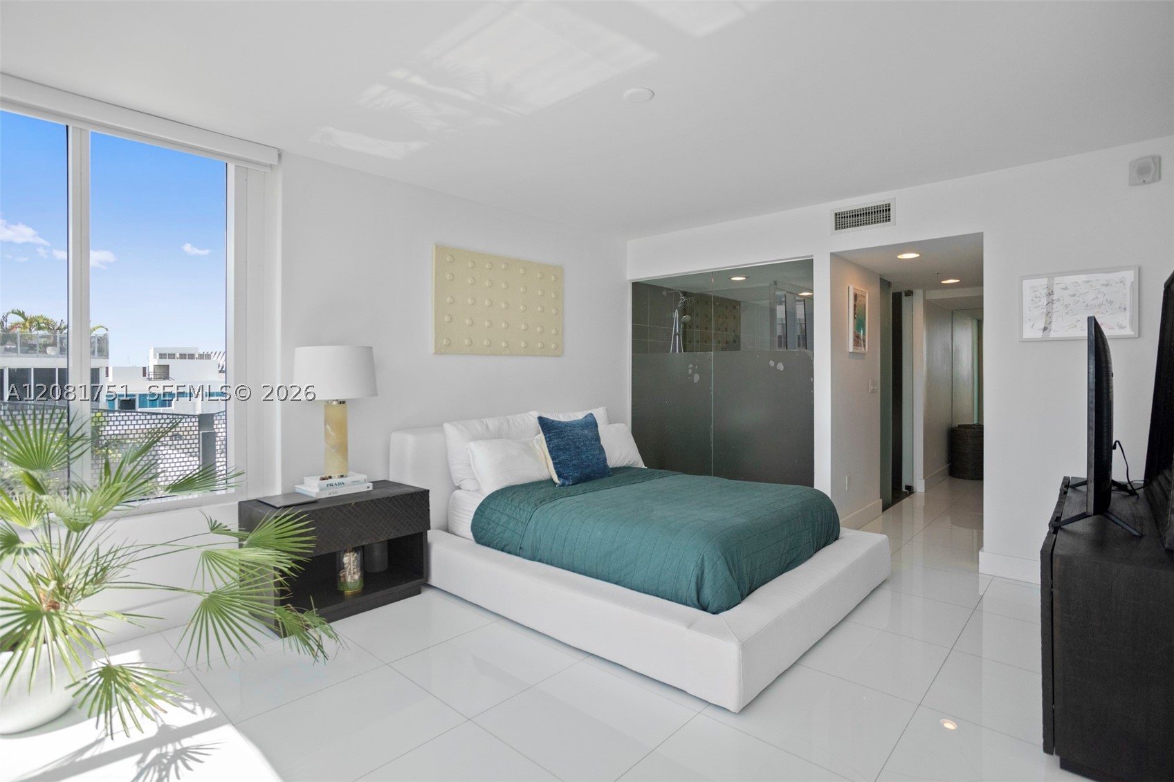 2155 Washington Ct #601, Miami Beach FL 33139