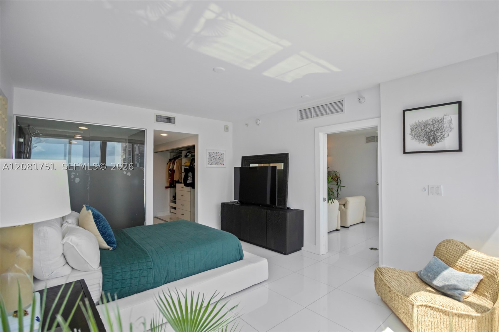 2155 Washington Ct #601, Miami Beach FL 33139