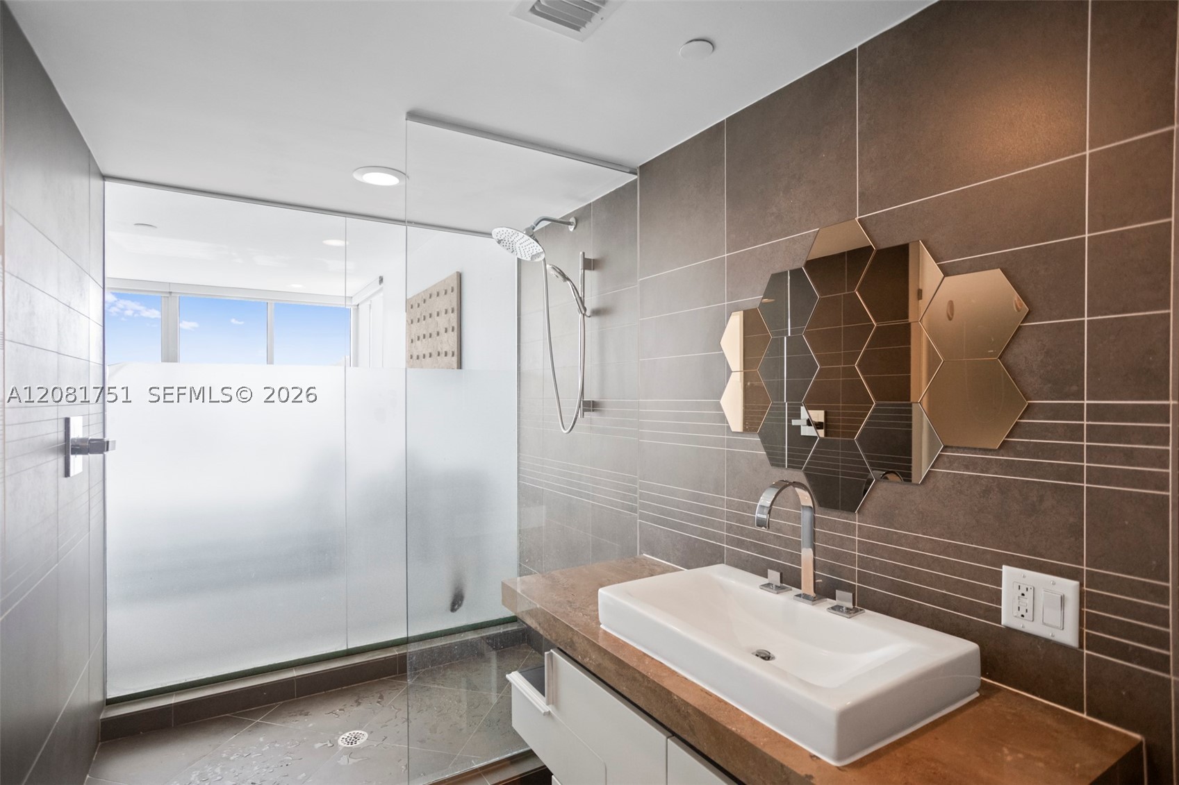 2155 Washington Ct #601, Miami Beach FL 33139