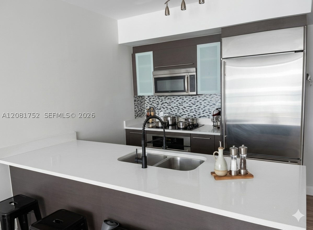500 Brickell Ave #1806, Miami FL 33131
