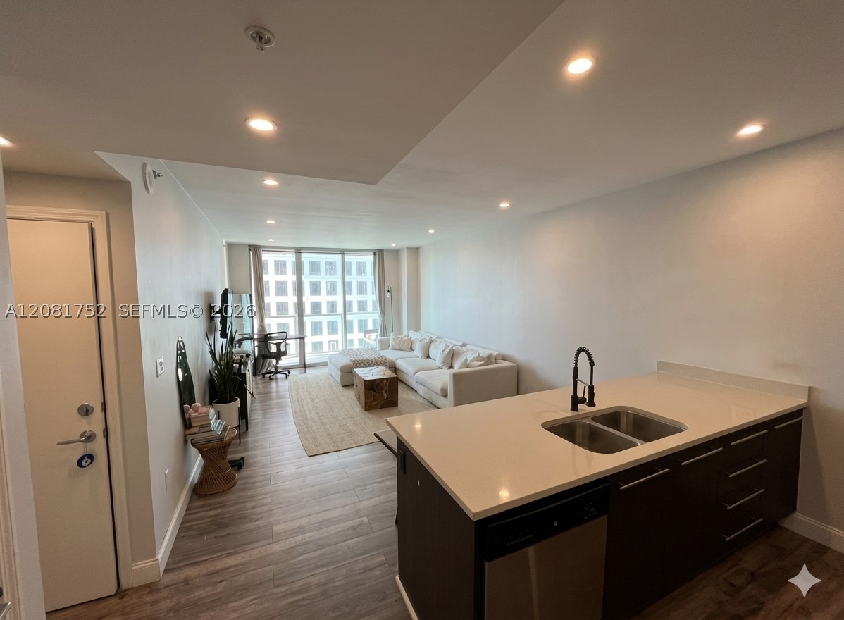 500 Brickell Ave #1806, Miami FL 33131