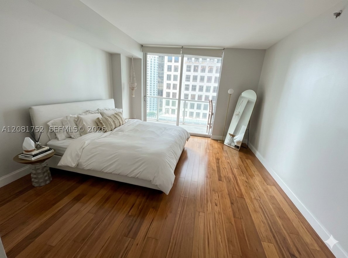 500 Brickell Ave #1806, Miami FL 33131
