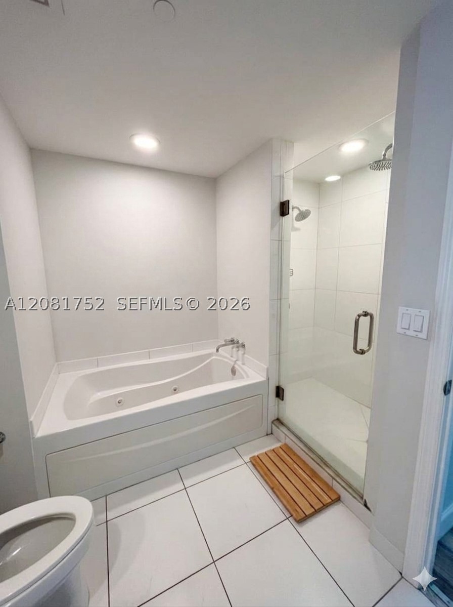500 Brickell Ave #1806, Miami FL 33131
