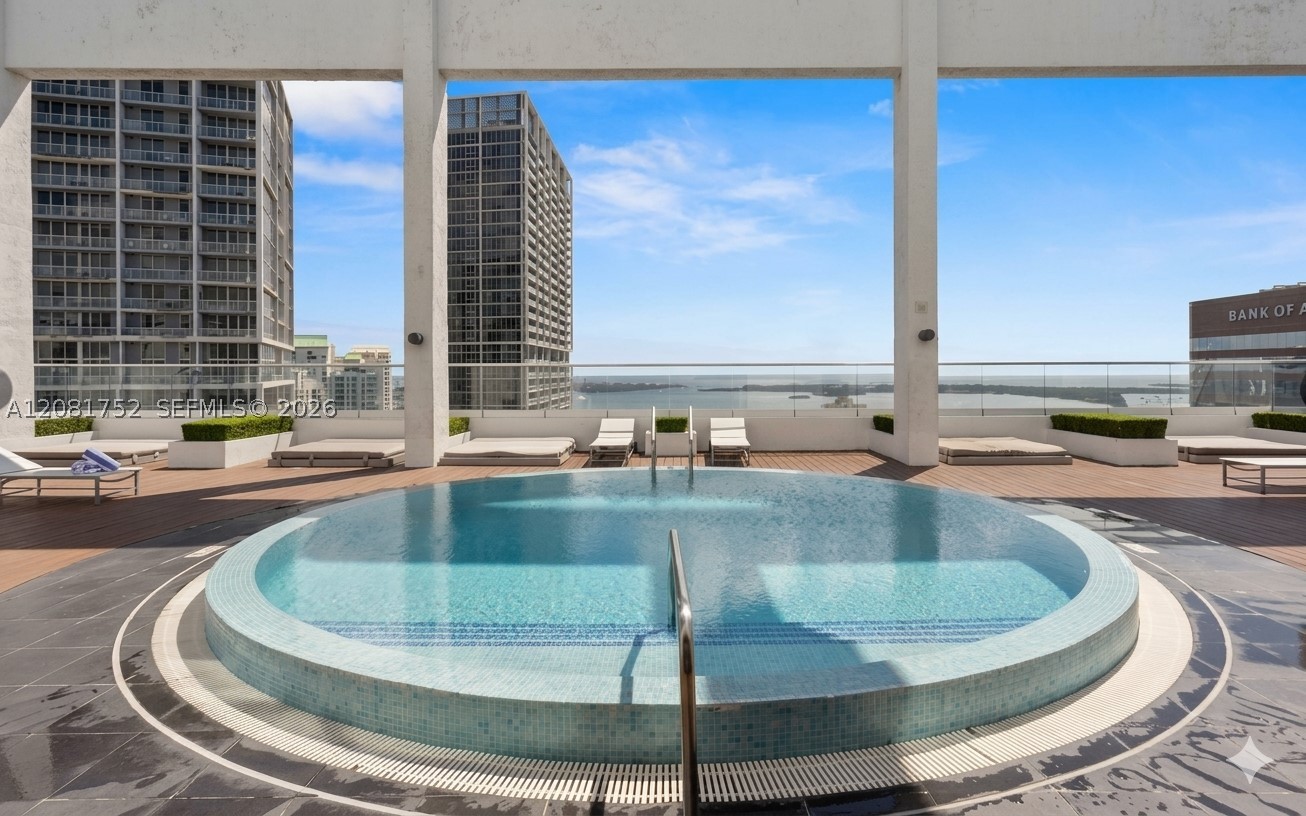 500 Brickell Ave #1806, Miami FL 33131