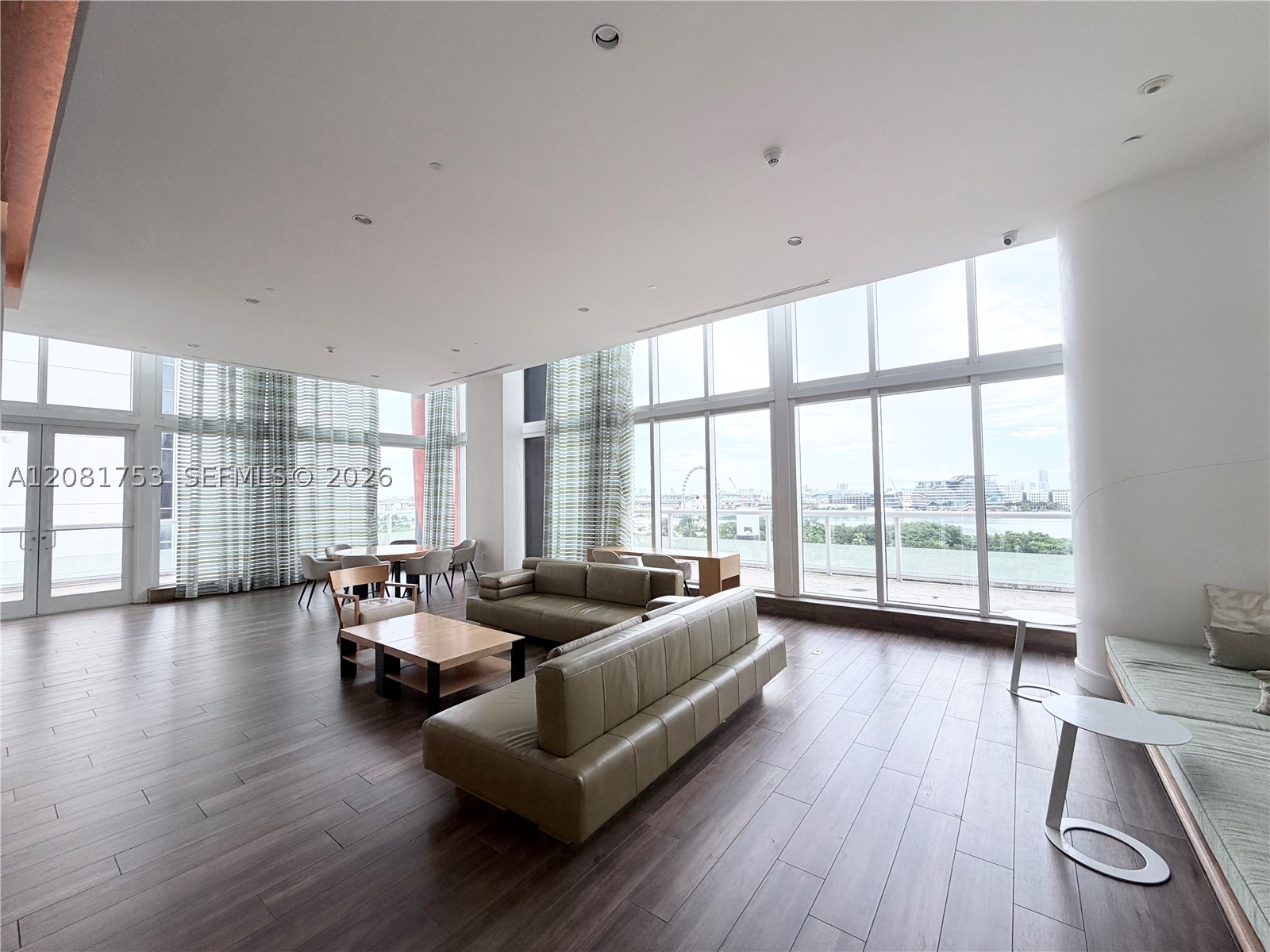 50 Biscayne Blvd #3211, Miami FL 33132