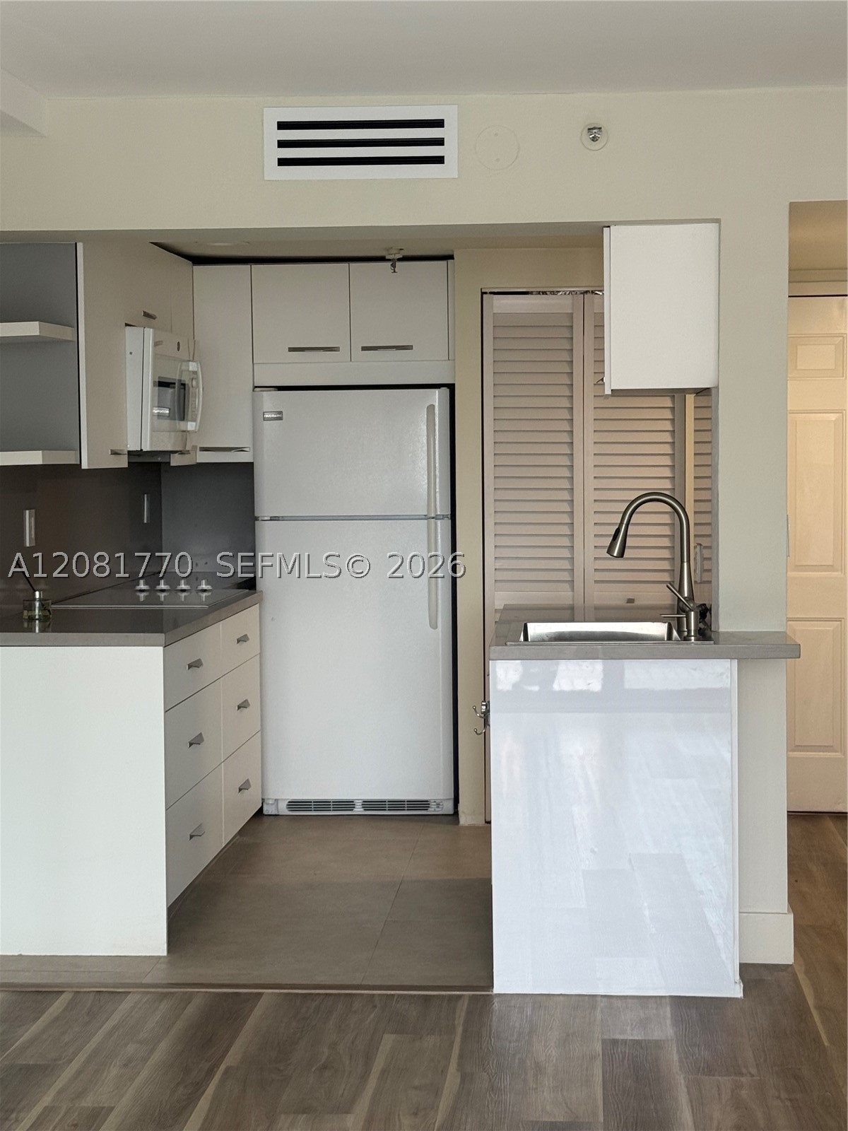 540 Brickell Key Dr #726, Miami FL 33131