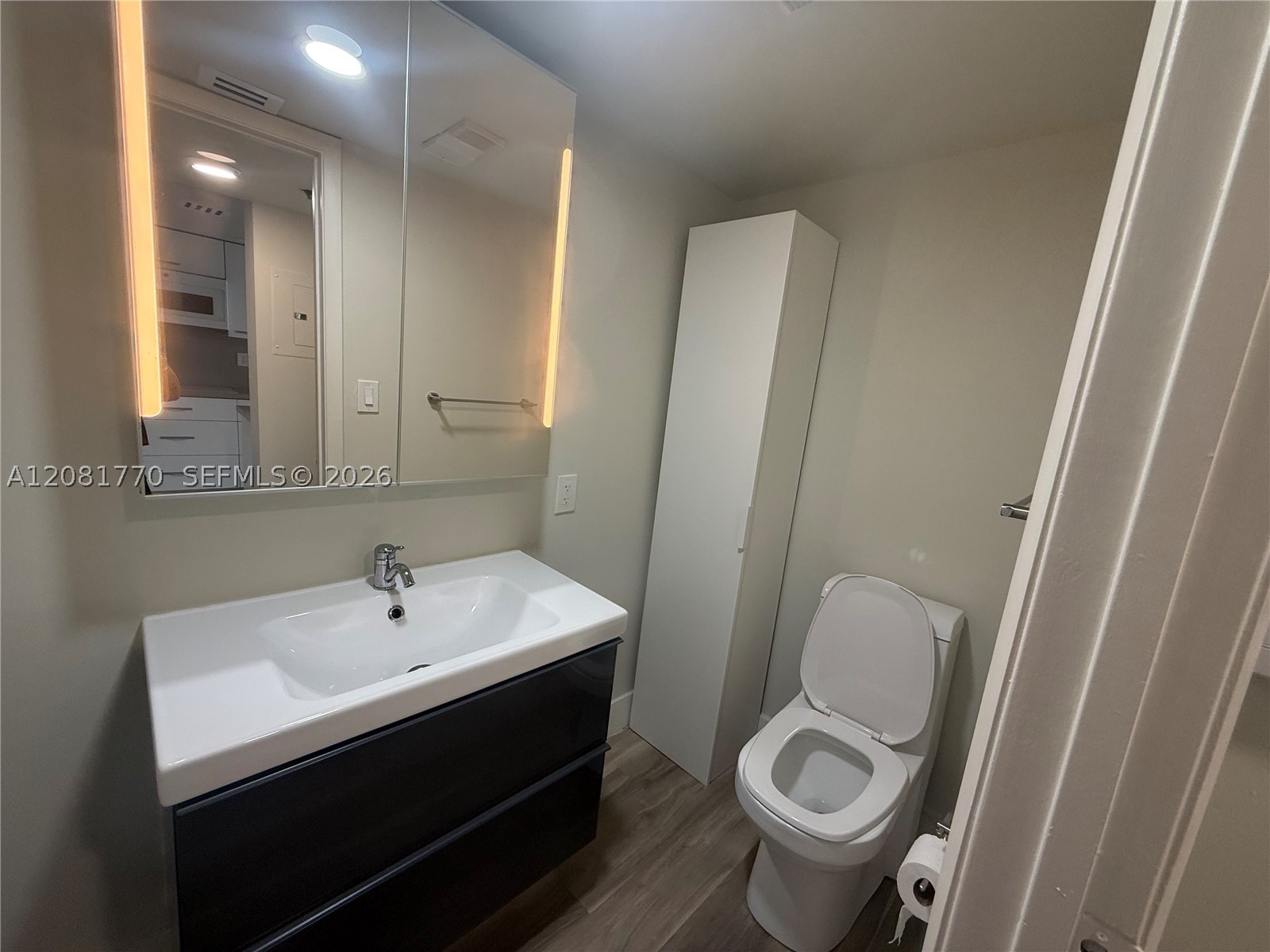 540 Brickell Key Dr #726, Miami FL 33131