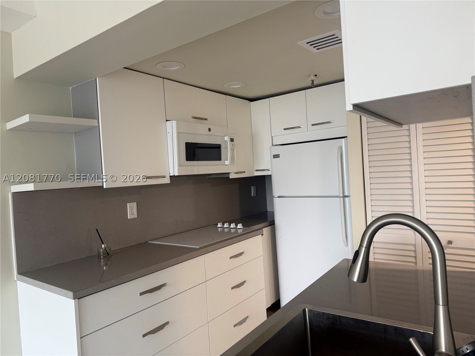 540 Brickell Key Dr #726, Miami FL 33131