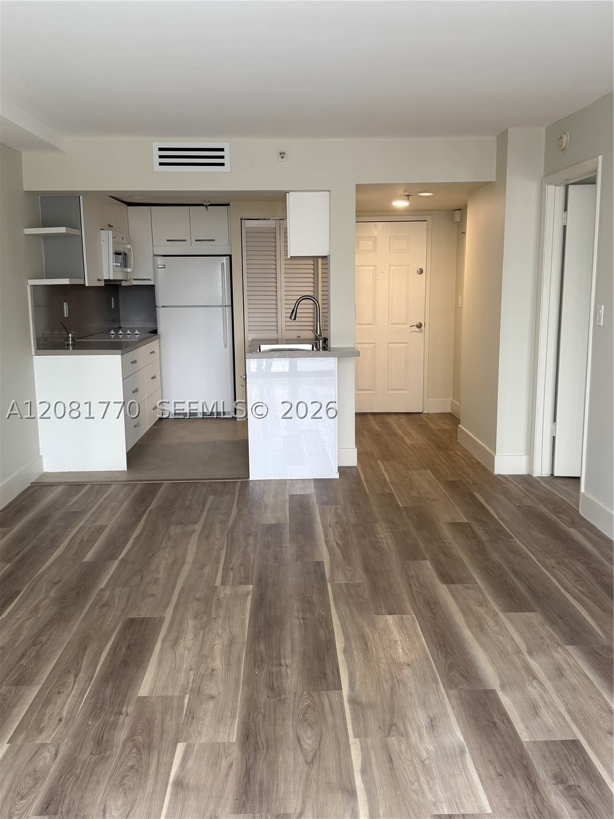 540 Brickell Key Dr #726, Miami FL 33131