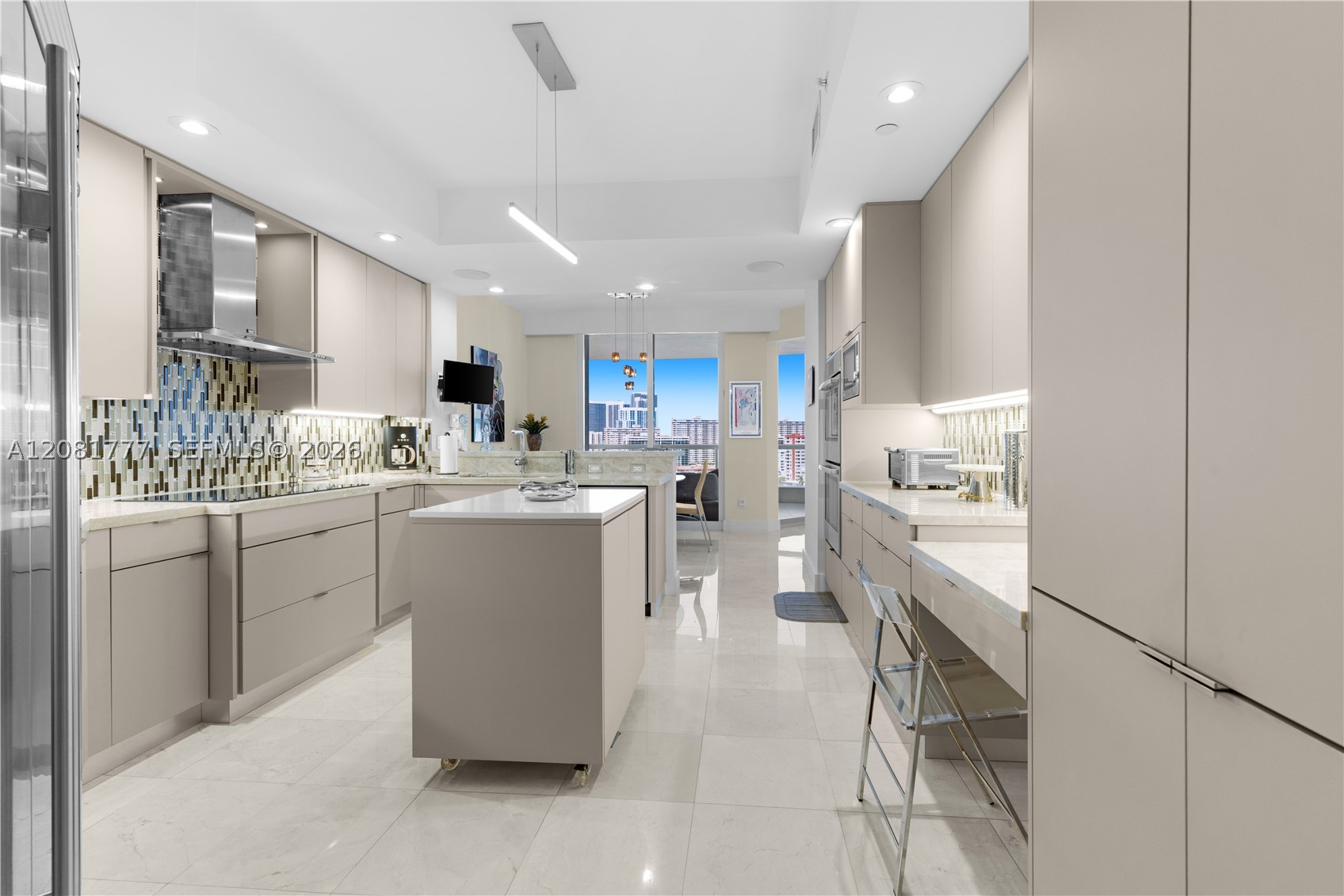 21200 NE Point Pl #1404, Aventura FL 33180
