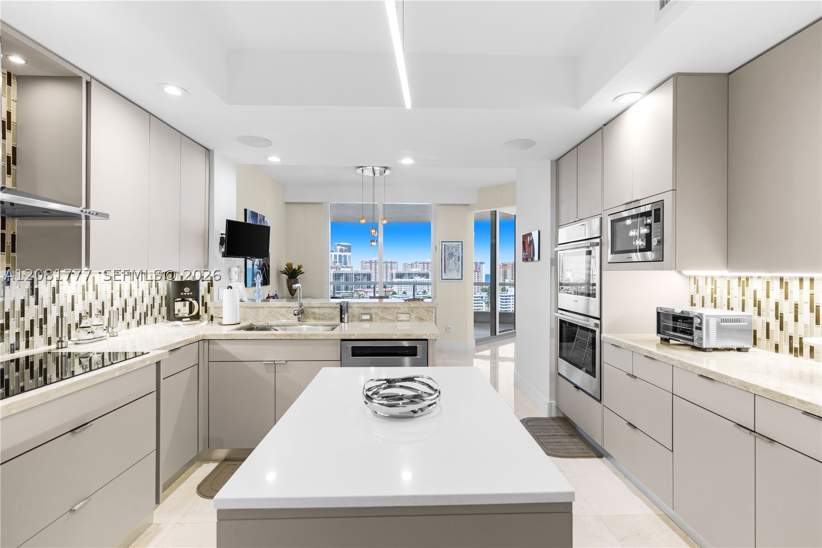 21200 NE Point Pl #1404, Aventura FL 33180