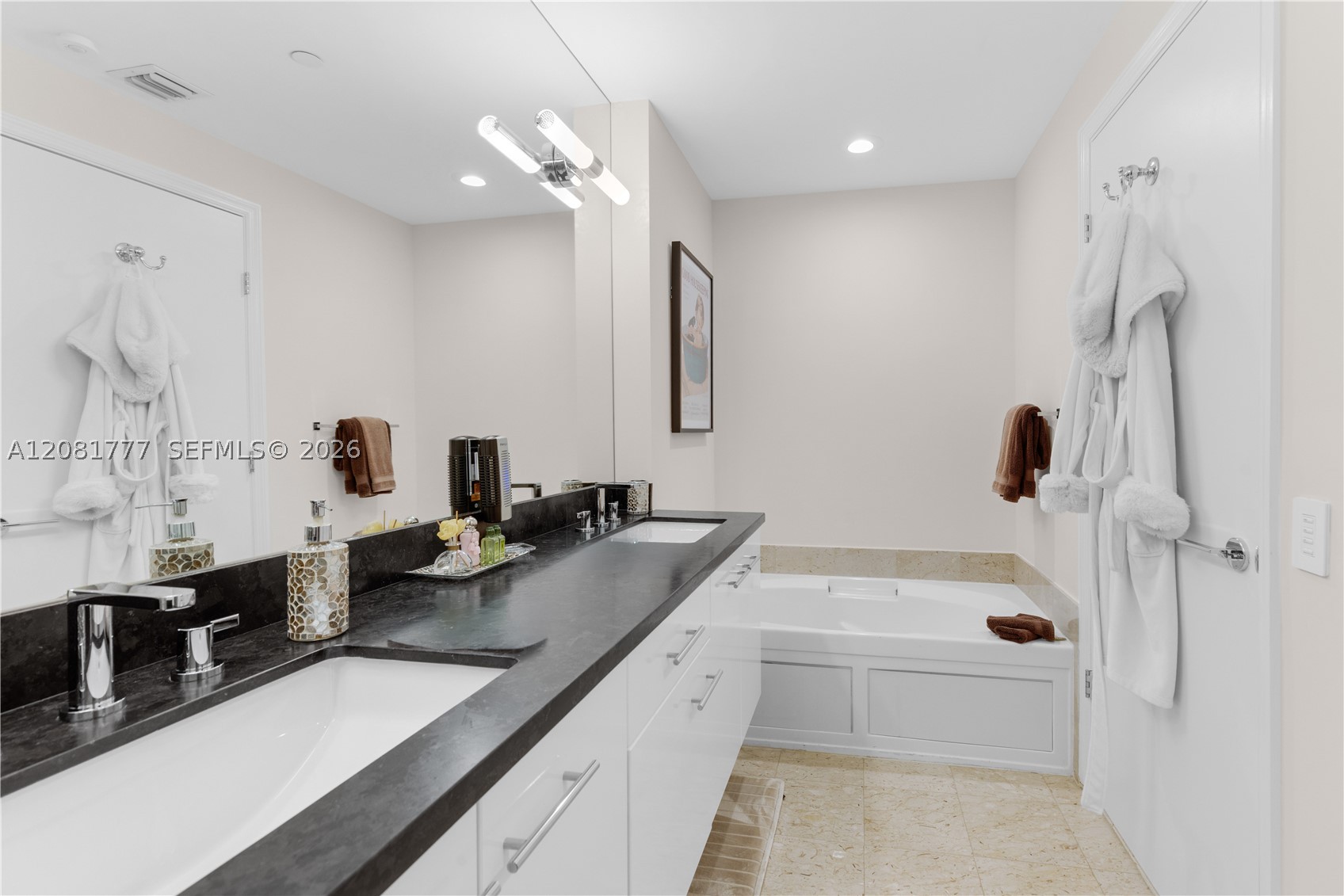 21200 NE Point Pl #1404, Aventura FL 33180