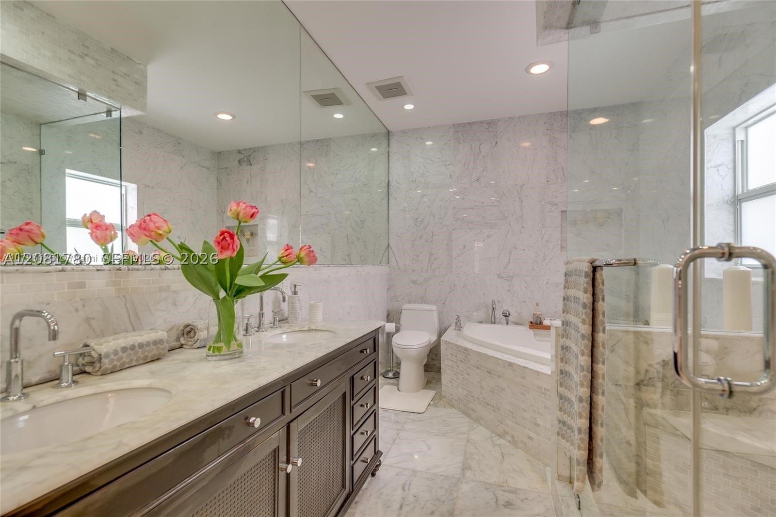 4323 N Bay Rd, Miami Beach FL 33140