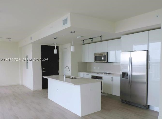 999 SW 1 AV #2503, Miami FL 33130