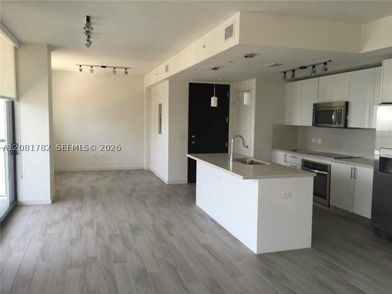 999 SW 1 AV #2503, Miami FL 33130
