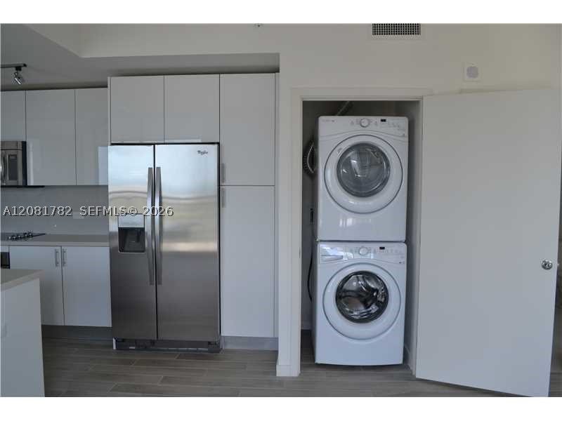 999 SW 1 AV #2503, Miami FL 33130