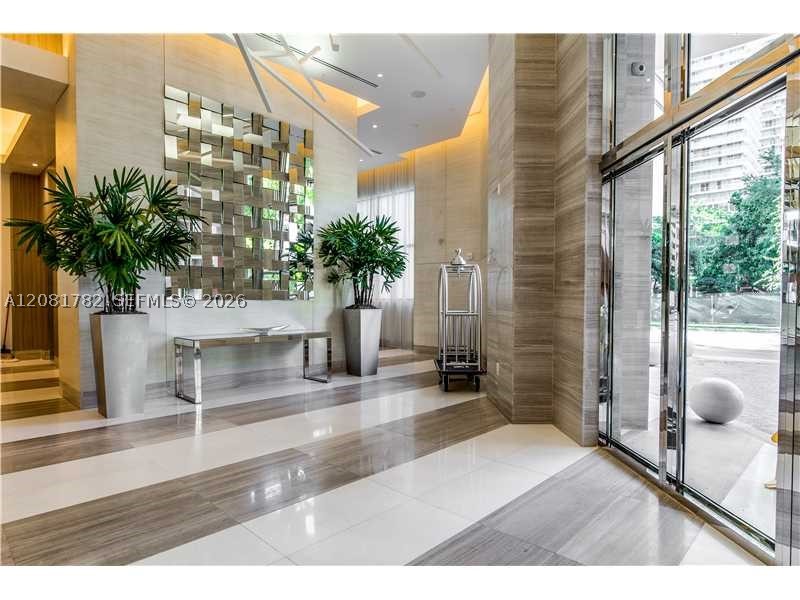 999 SW 1 AV #2503, Miami FL 33130