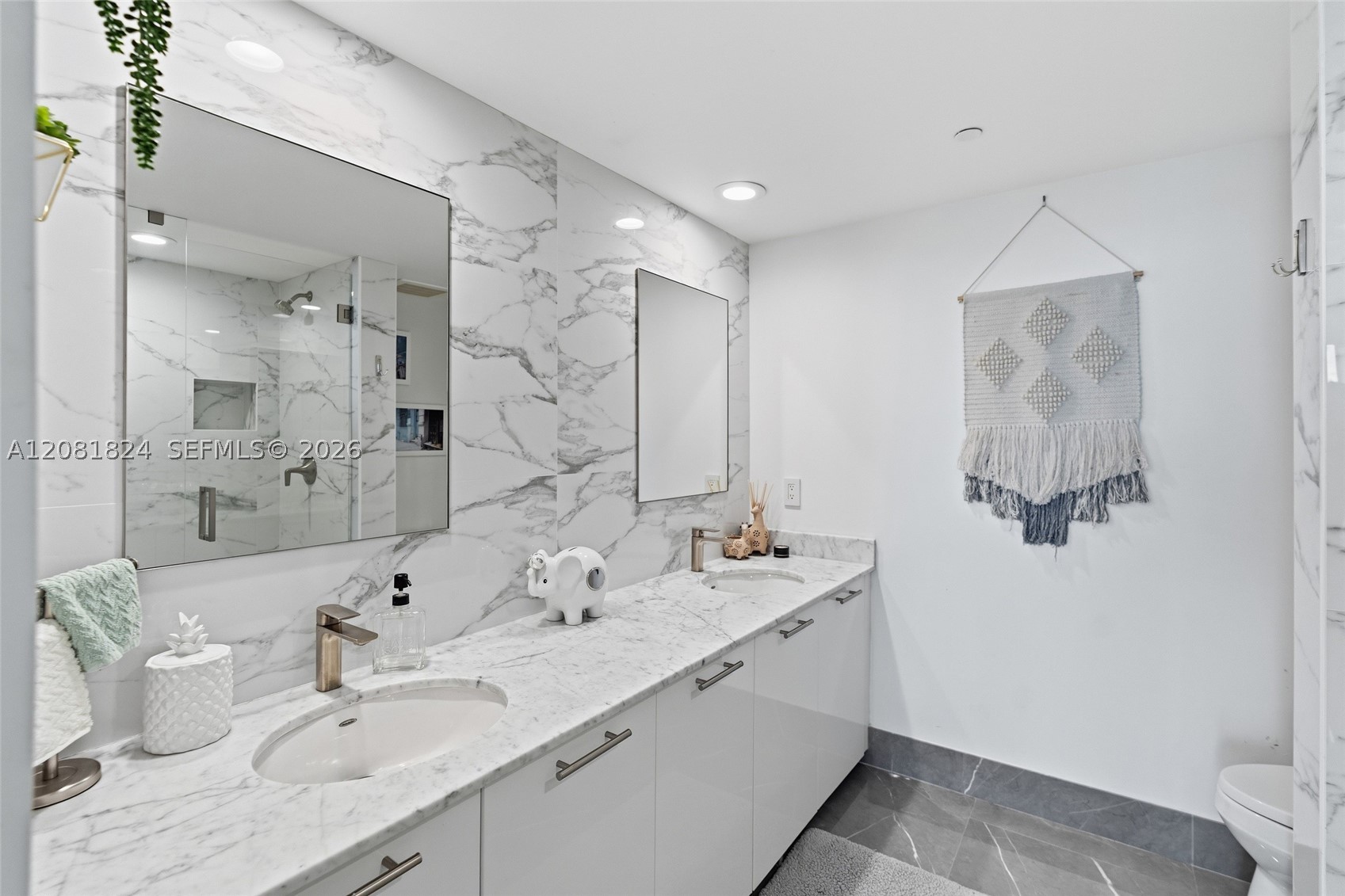 950 Brickell Bay Dr #3111, Miami FL 33131