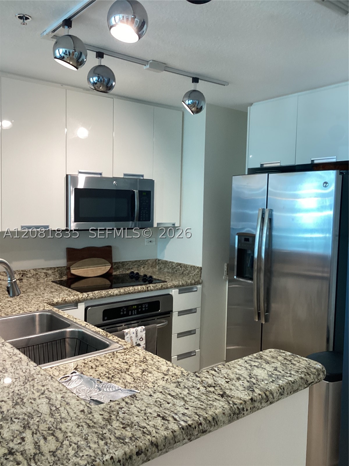Miami Beach FL 33141 - A12081835