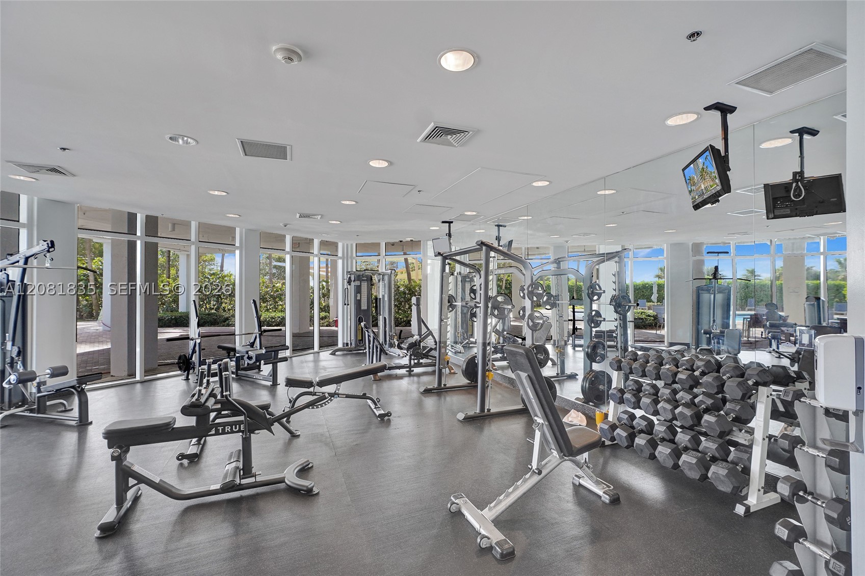 Miami Beach FL 33141 - A12081835