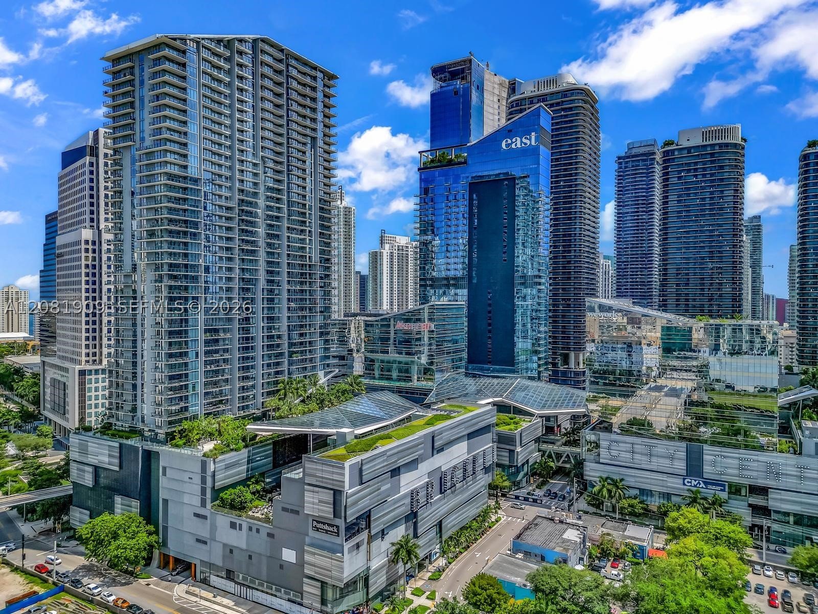 92 SW 3rd St #901, Miami FL 33130