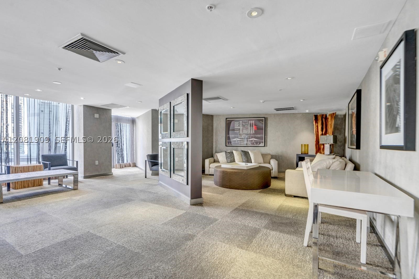92 SW 3rd St #901, Miami FL 33130