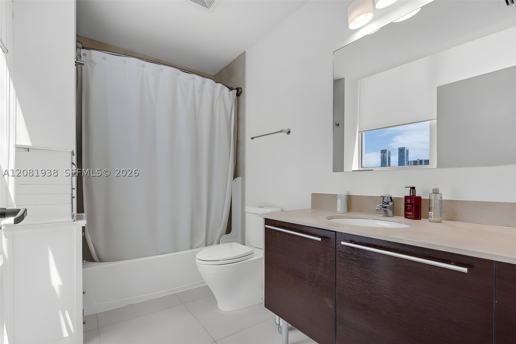 1900 N Bayshore Dr #2111, Miami FL 33132