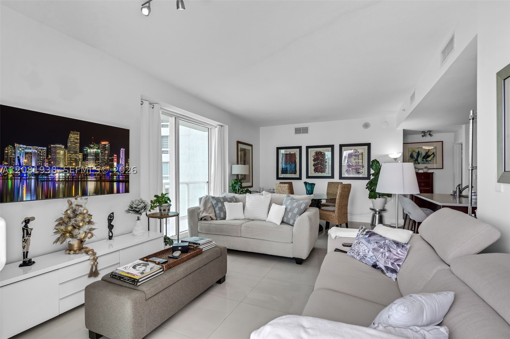 1900 N Bayshore Dr #2111, Miami FL 33132