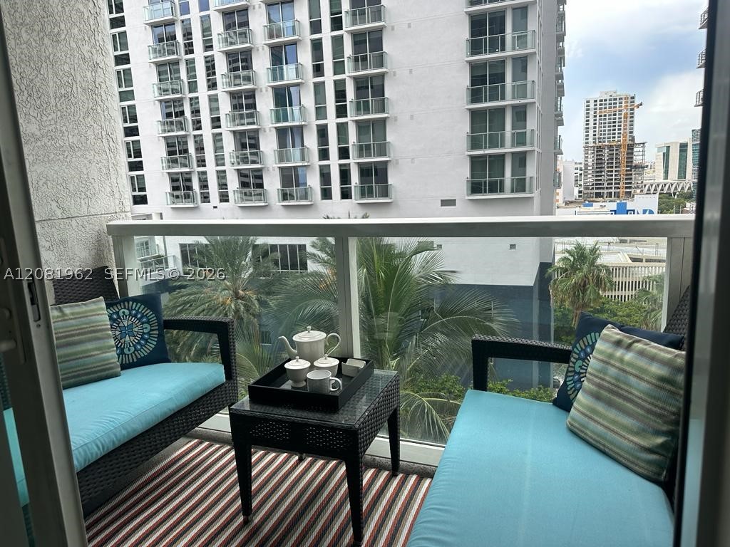 253 NE 2nd St #1402, Miami FL 33132