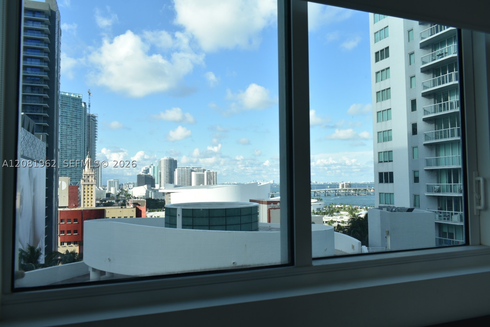 253 NE 2nd St #1402, Miami FL 33132