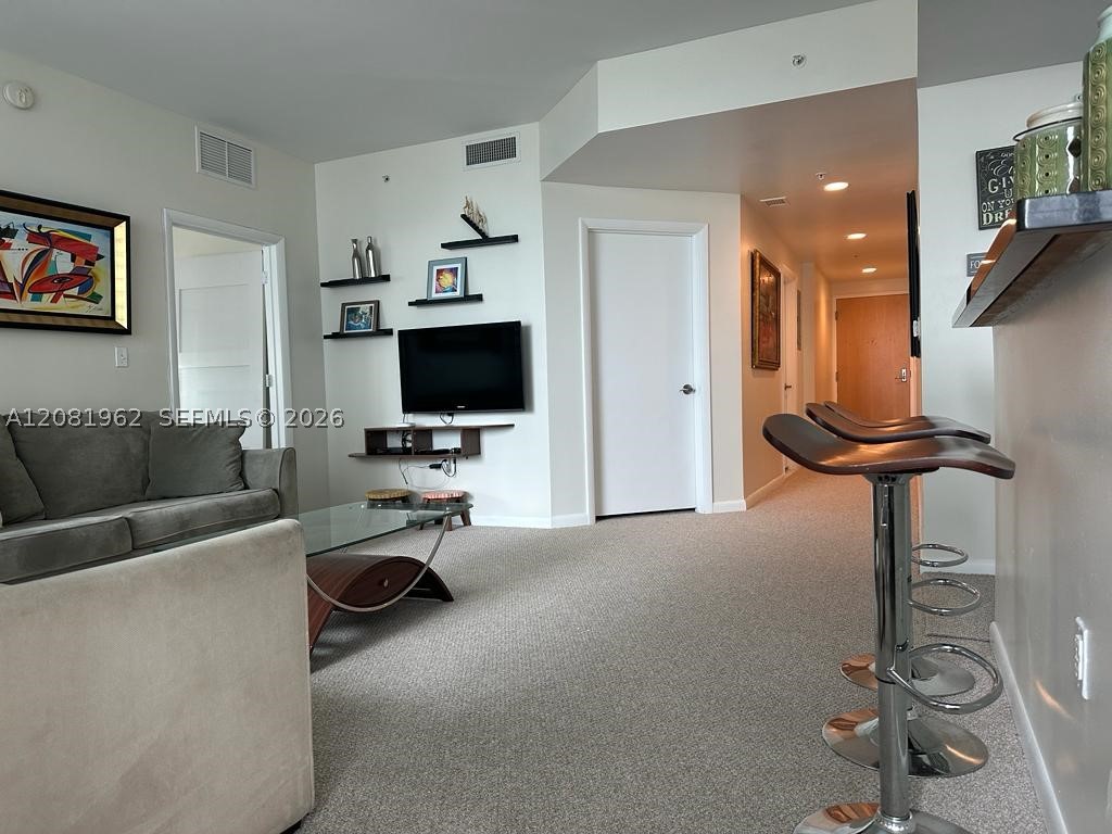253 NE 2nd St #1402, Miami FL 33132