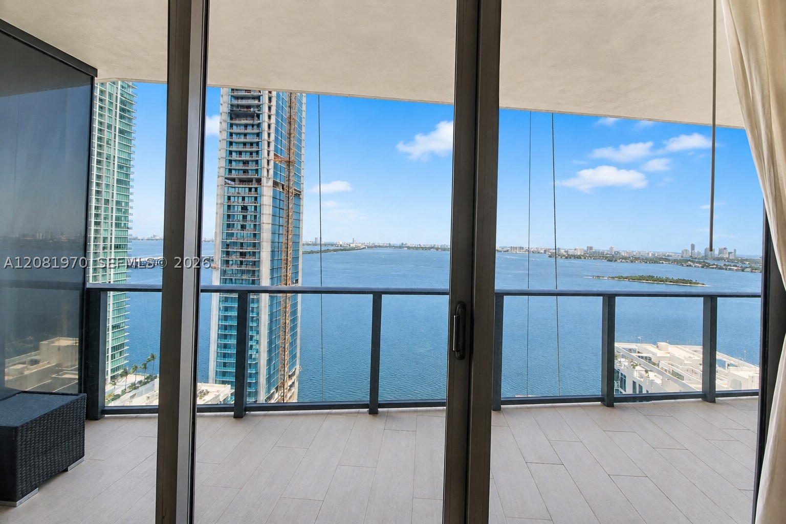 460 NE 28th St #2806, Miami FL 33137