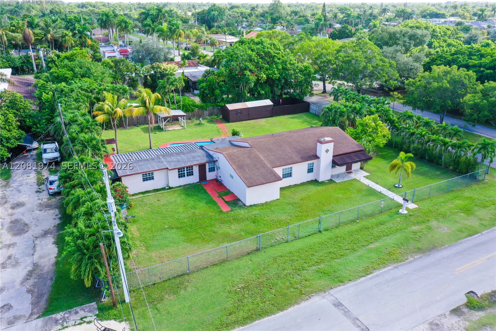 141 NE 14th St, Homestead FL 33030