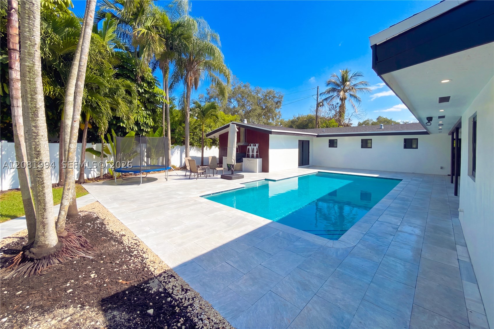 8201 SW 151st St, Palmetto Bay FL 33158