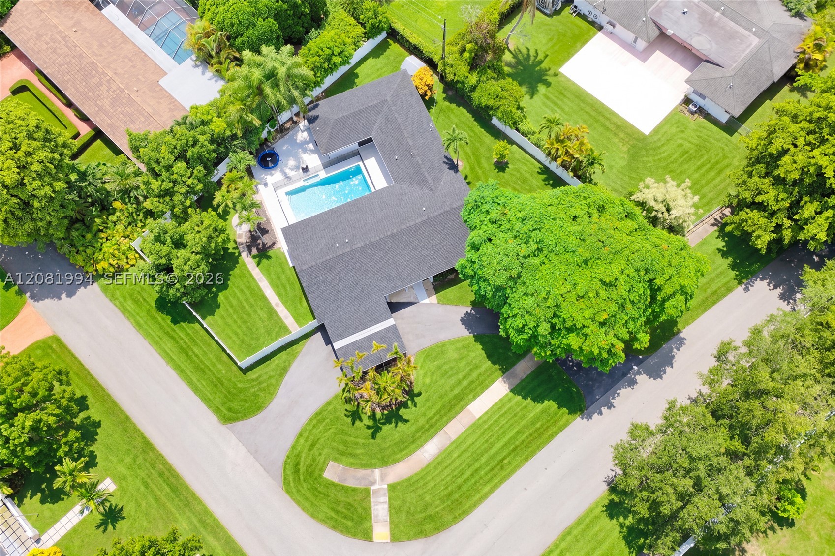 8201 SW 151st St, Palmetto Bay FL 33158